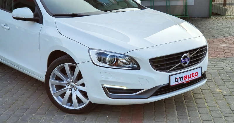 Volvo V60 cena 55900 przebieg: 212000, rok produkcji 2017 z Kraków małe 436